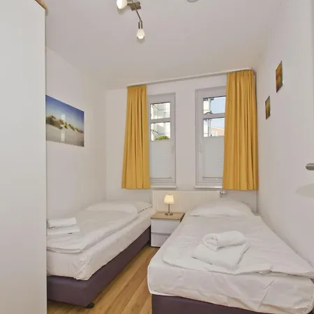 Apartmán Mit Meerblick Und Balkon, Gratis Nutzung Vom Ahoi Erlebnisbad Und Sauna In Sellin - Meeresblick 33 *
