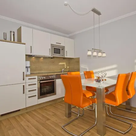 Apartmán Mit Meerblick Und Balkon, Gratis Nutzung Vom Ahoi Erlebnisbad Und Sauna In Sellin - Meeresblick 33 *