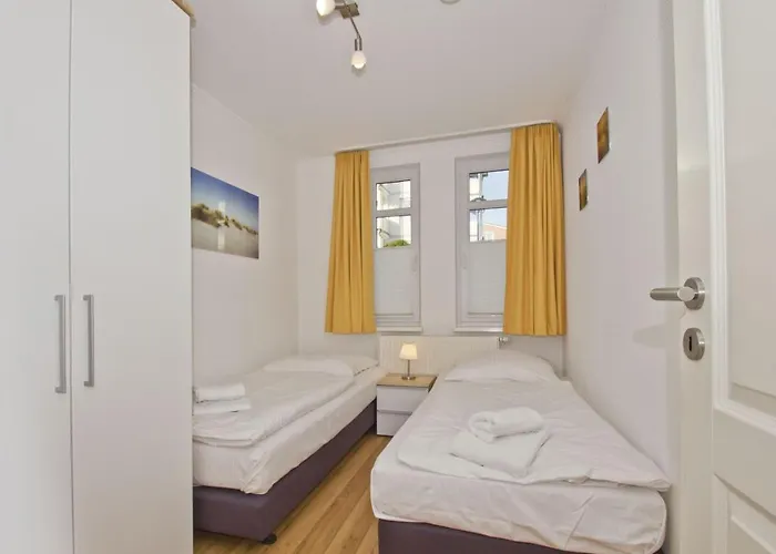 Apartment mit Meerblick und Balkon, gratis Nutzung vom AHOI Erlebnisbad und Sauna in Sellin - Meeresblick FeWo 33 *