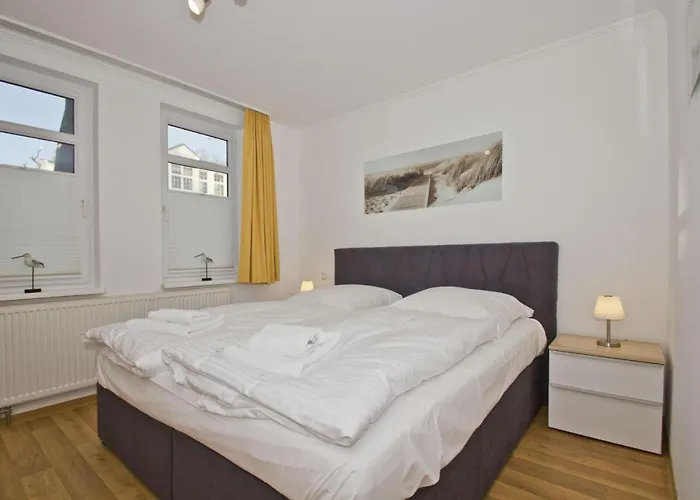 mit Meerblick und Balkon, gratis Nutzung vom AHOI Erlebnisbad und Sauna in Sellin - Meeresblick FeWo 33