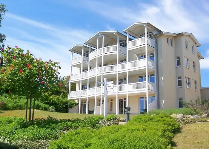 mit Meerblick und Balkon, gratis Nutzung vom AHOI Erlebnisbad und Sauna in Sellin - Meeresblick FeWo 33 Apartment *